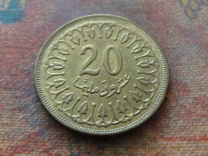 Alle Münzen: TUNISIE  20  Millim  1983  (Z) – Gebraucht aus Romanel-sur-Lausanne von Swift13