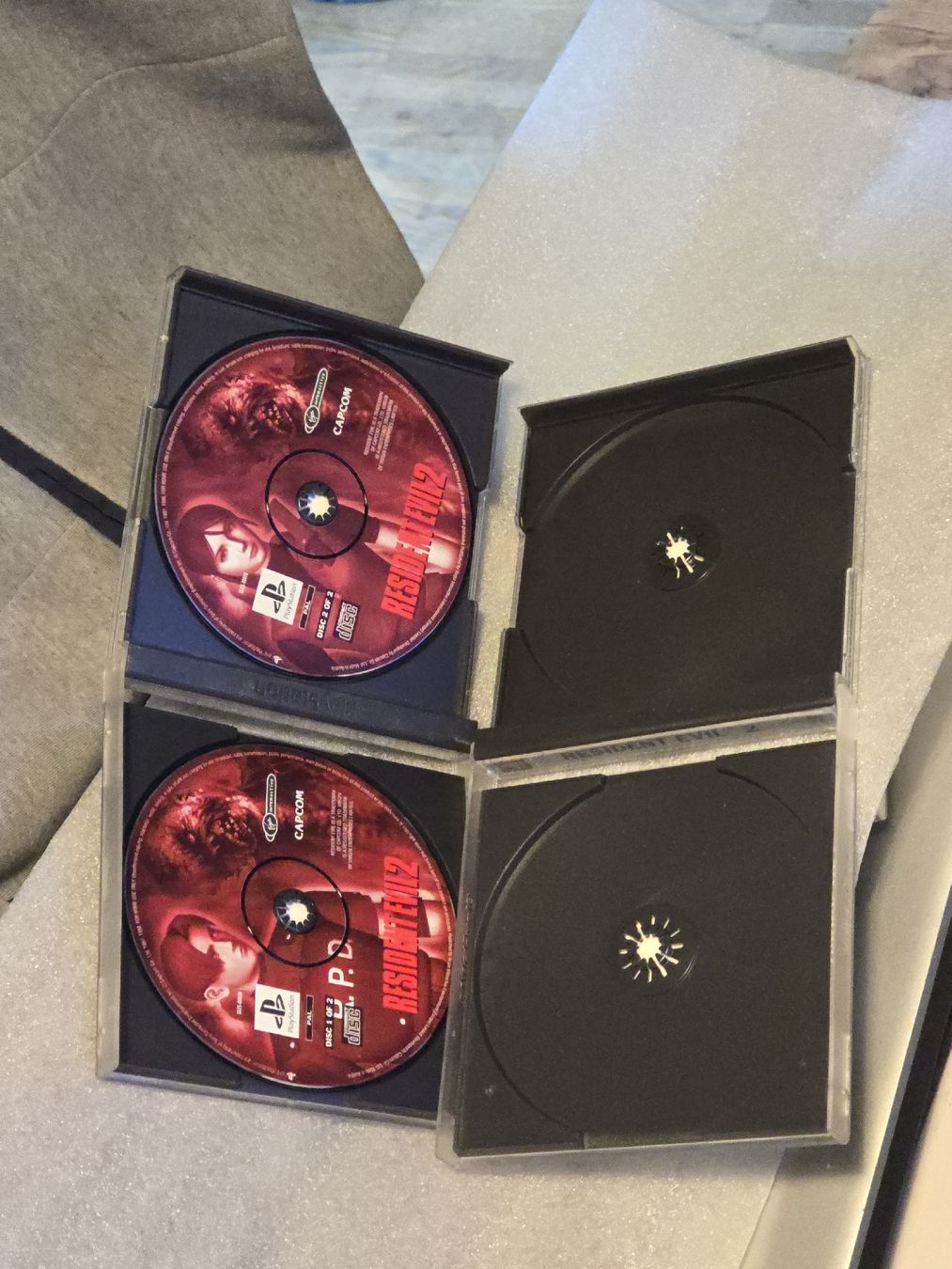 Sony Giochi: Resident Evil 2 PS1 - Jeu Complet et boîte vide supp. – Usato da Carouge GE venduto da Mon_petit_grenier_27 1
