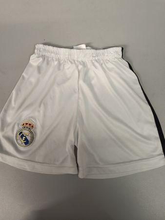 Real Madrid Shorts, Kindergrösse 122, wie neu!