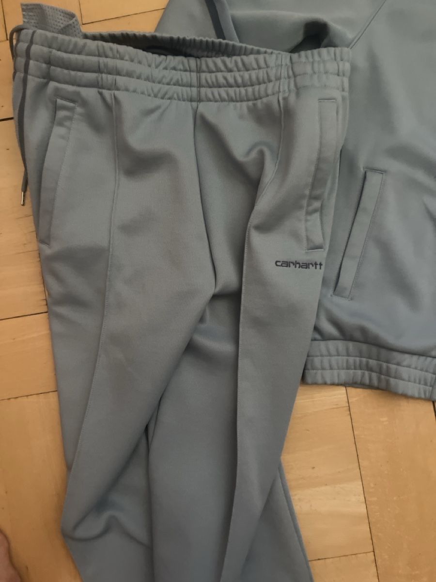 Costumes: Carharrt Trainer  – D'occasion à zürich par blume8888 3