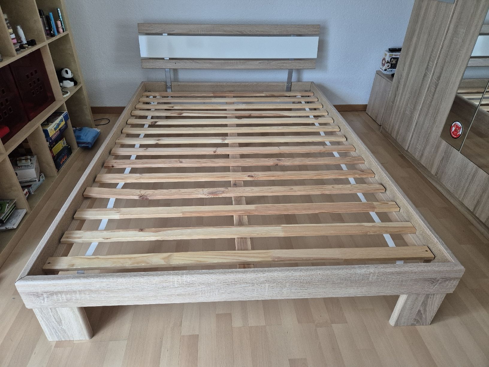 Letti: Bettgestell 140 x 200 cm Eiche Sonoma mit Rolllattenrost – Usato da Deitingen venduto da Athen3