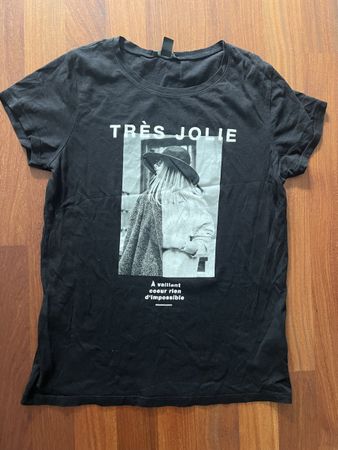 Cooles T-Shirt „Très Jolie“