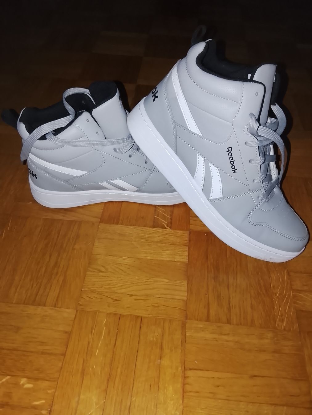 Reebok Scarpe da uomo: Original Reebok Basket Grau/Weiss – Nuovo (secondo la descrizione) da Dietikon venduto da iam_yc7c 1