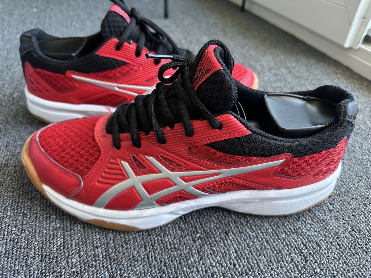 Asics Damenschuhe: Asics femme taille 38 – Gebraucht aus Bulle von LeMoleson