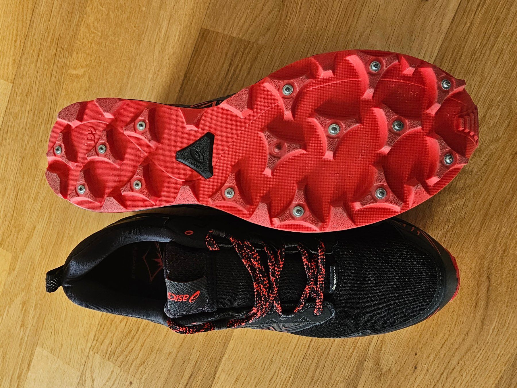 Asics Herrenschuhe: Asics -Runningschuhe mit Spikes Gr. 42,5 – Neu (gemäss Beschreibung) aus Bern von Marco0165 2