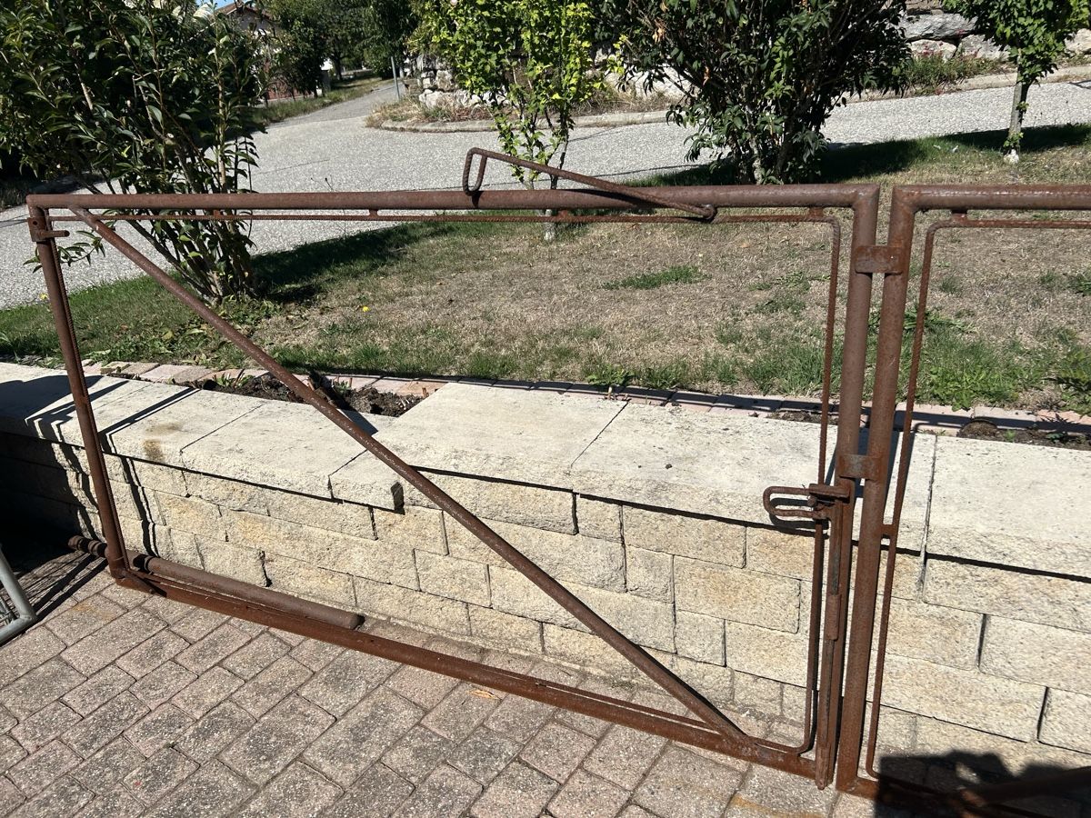 Porte: Portail double en fer  – Usato da Thierrens venduto da Bigla 2