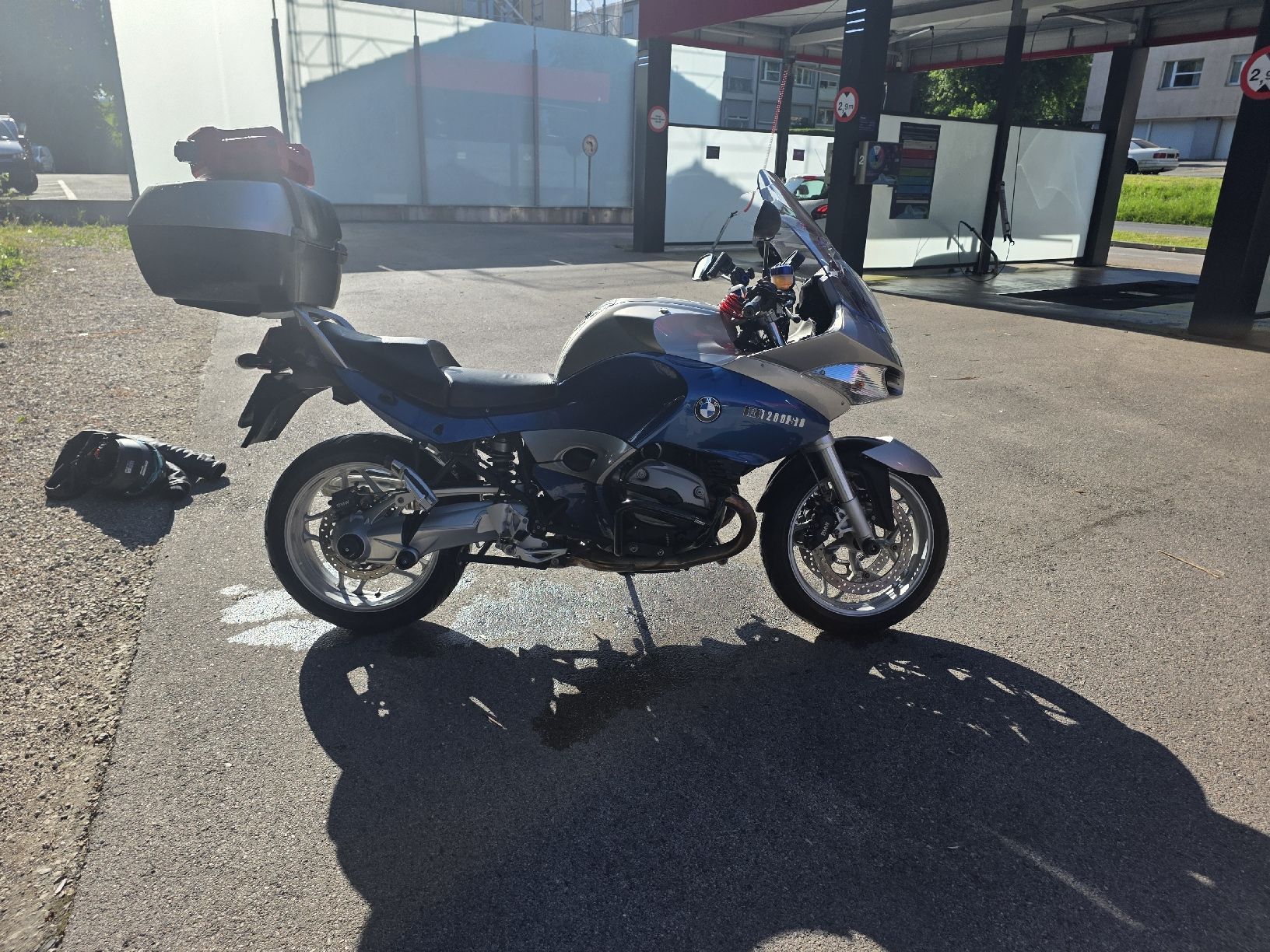 BMW Touring: bmw r1200st  – Usato da Lausanne venduto da nic_trx2