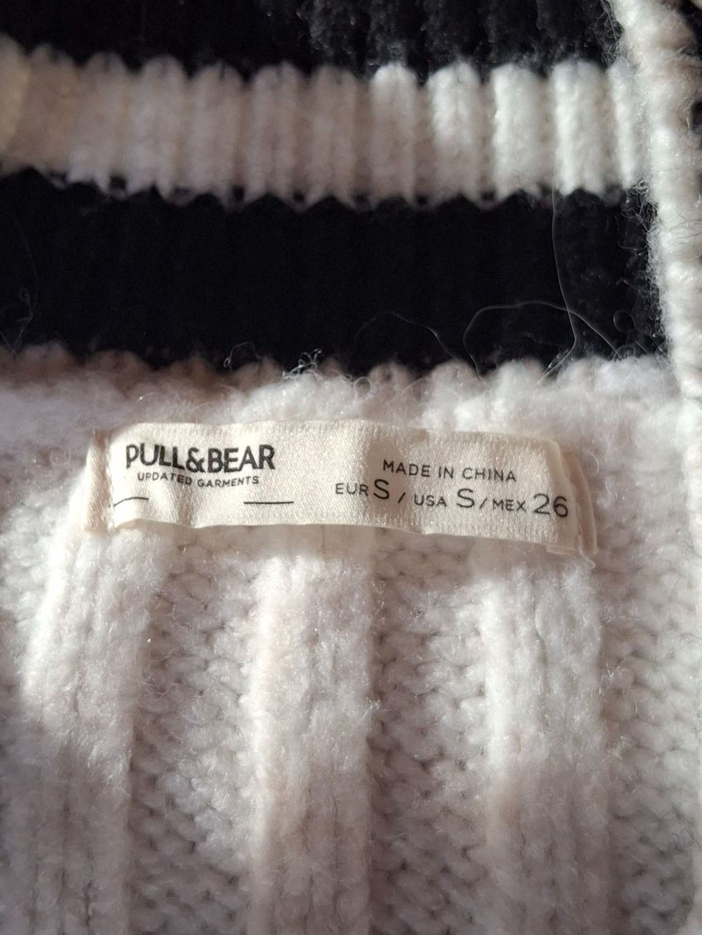 Pull&Bear Maglioni & Felpe: Pull - pull robe taille S marque Pull & Bear – Usato da Villiers venduto da san_jn5w 3
