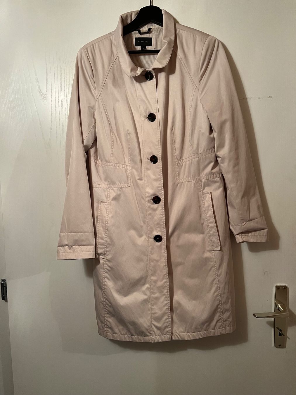 Comma Cappotti: Mantel der Marke "Comma" beige, Grösse 40 – Usato da Ruggell venduto da Malbuntiger01