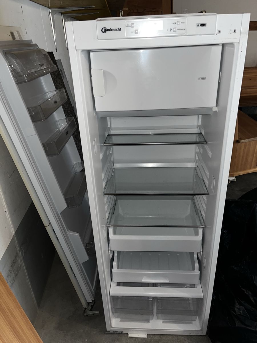 Frigoriferi: Bauknecht Einbau-Kühlschrank 152.4cm – Usato da Pontresina venduto da jes_8c7j