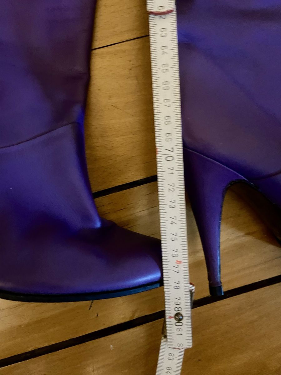 Damenschuhe: Overknee Stiefel lila – Gebraucht aus Zürich von Unique2400 1