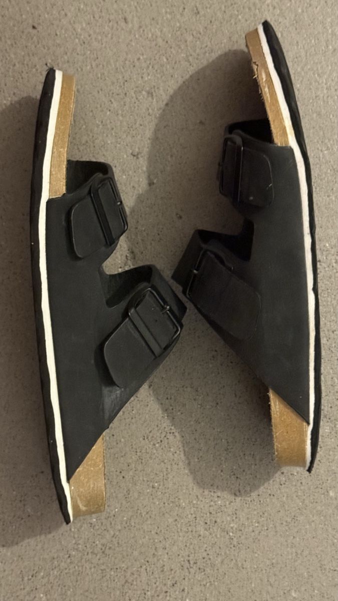 Scarpe da donna: Sandalen/ Hausschuhe Grösse 40, ähnlich wie Birkenstock – Usato da Luzern venduto da mar_x96f 2