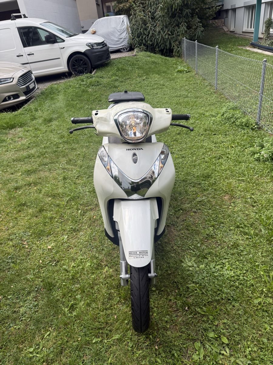Honda Scooter: HONDA SH MODE 125 CC – Usato da Winterthur venduto da Fabio_46