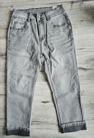Graue Capri- Jeans, Grösse S/36, Neu!