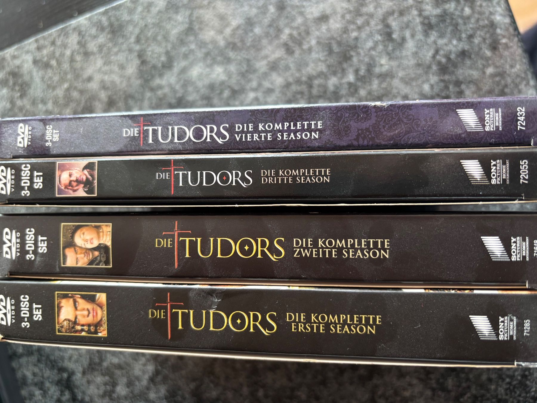 Tutti i DVDs: DVD Bundle - The Tudors - 1-4 – Usato da Weinfelden venduto da stella79 1