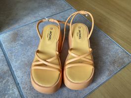 Monki Plateau Sandalen orange Grösse 38 vegan