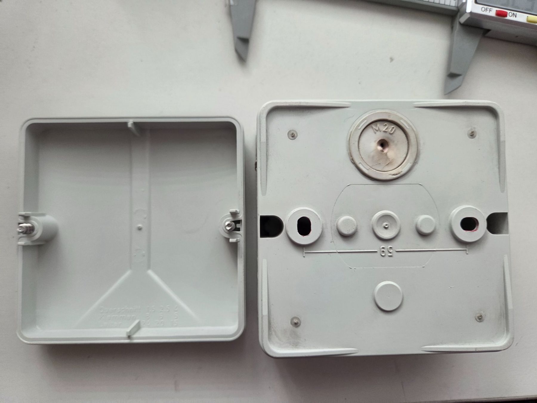 Alimentazione elettrica: Els, Abzweigdose 90 x 90 x 40, grau – Usato da Zürich venduto da eymen20 2