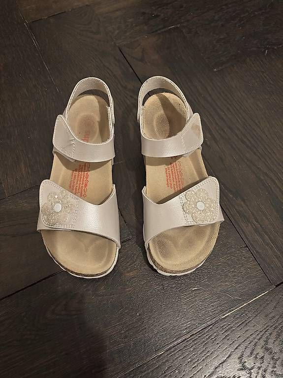 Superfit Schuhe für Mädchen: Sandalen / Hausschuhe – Gebraucht aus Bern von kat_thom