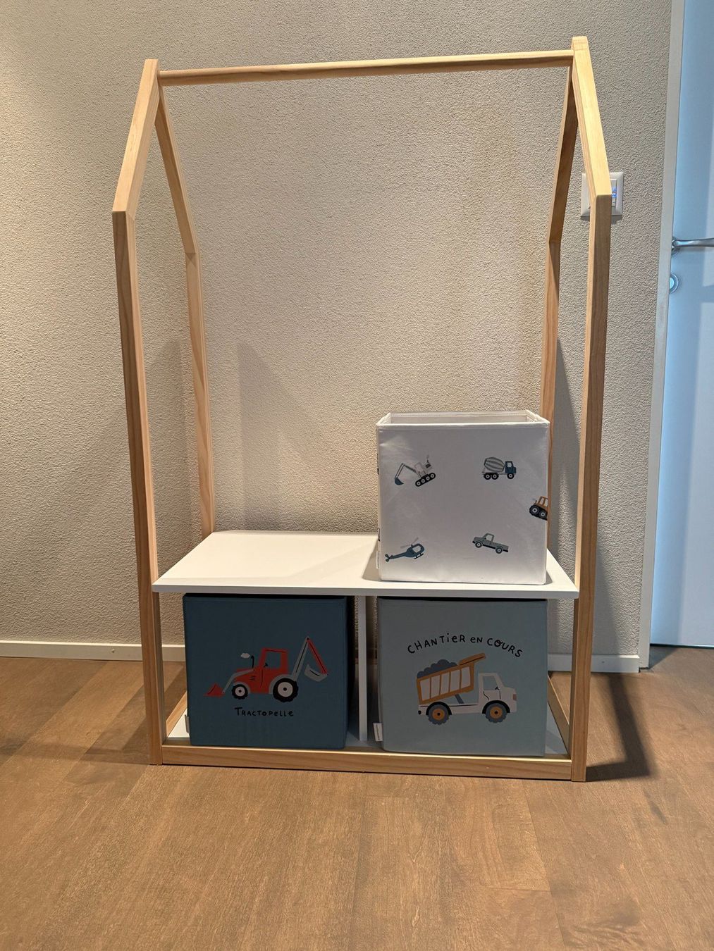 Vertbaudet Garderobe: Vertbaudet Kinder-Kleiderständer (Hausdesign) – Gebraucht aus Meilen von kleisi01 1