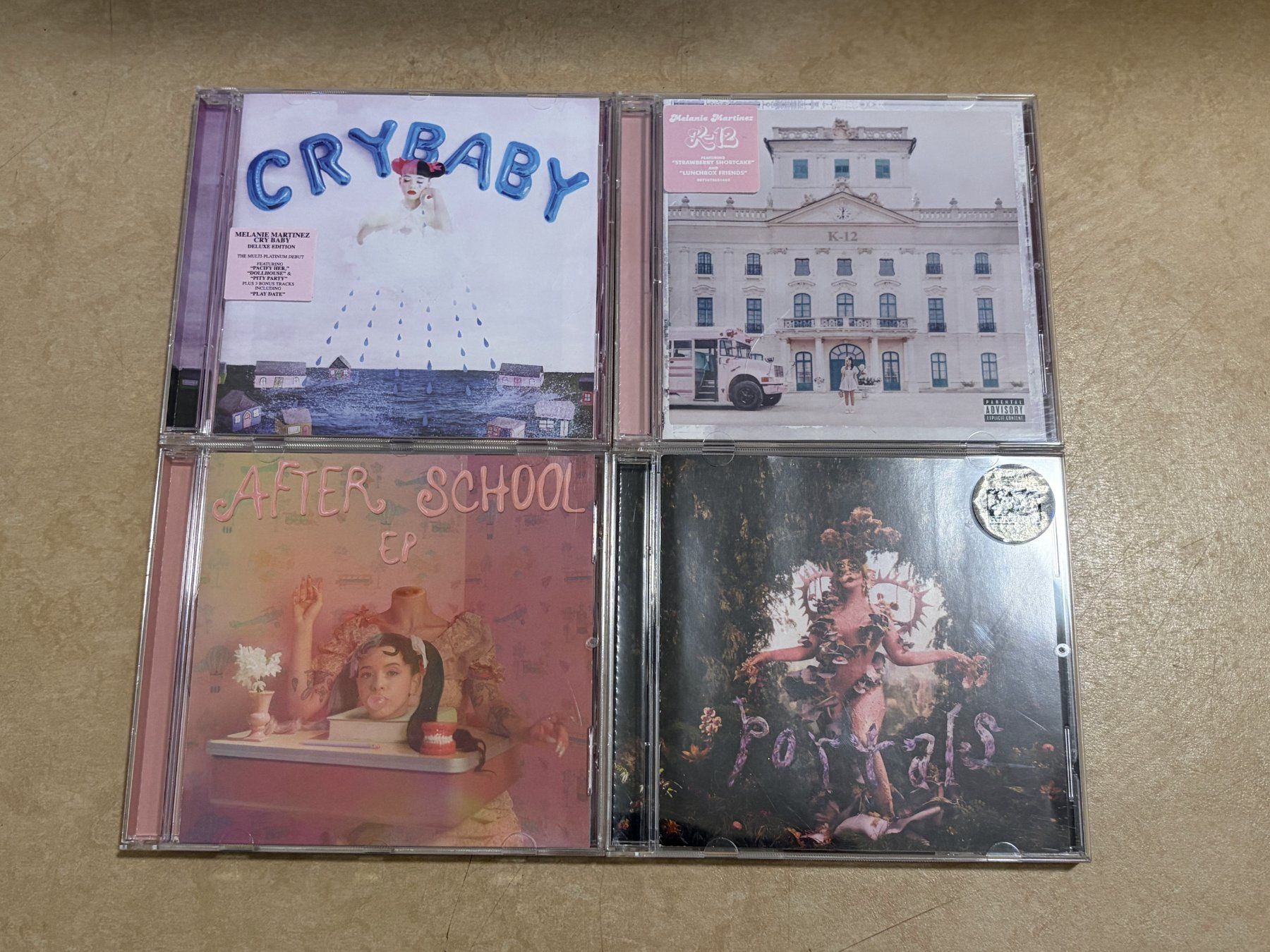 CD: Melanie Martinez CD's – Usato da Zürich venduto da Nexaro