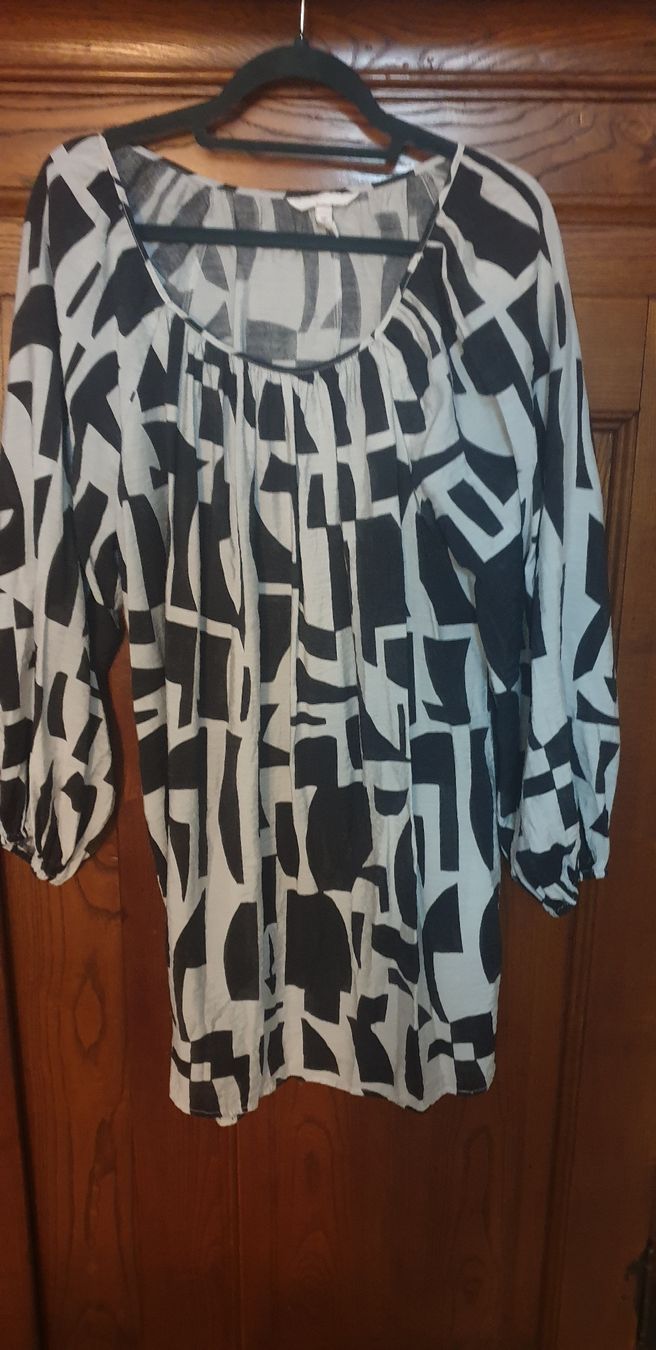 Robes: Kleid  – Neuf (Voir description) à Clarens par fur_bxq2