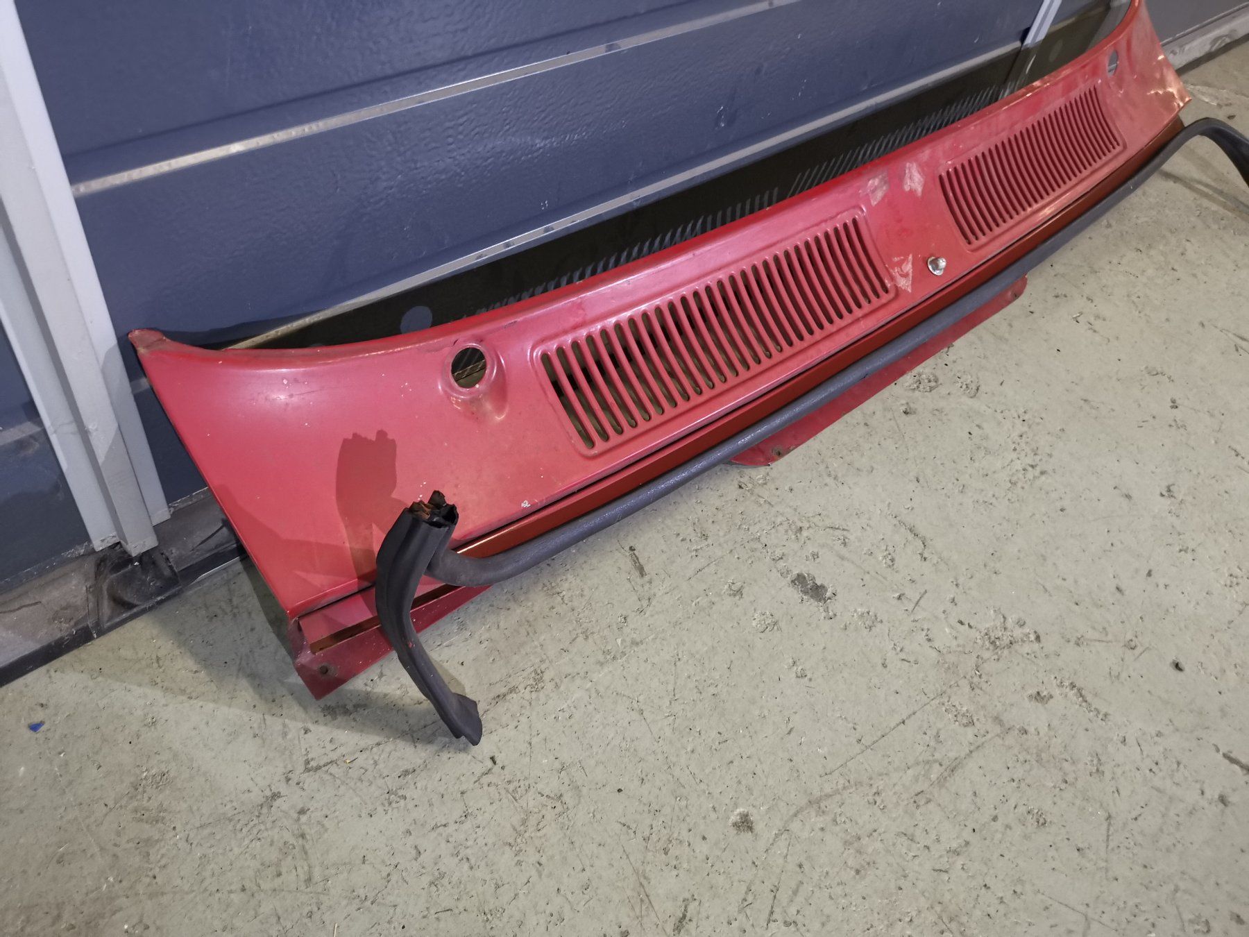 Alfa Romeo Tutti pezzi di ricambio auto: 1750 + 2000 Berlina Torpedoblech – Usato da Thalwil venduto da Joker690 1