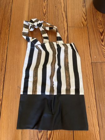Tasche gestreift schwarz gold neuwertig