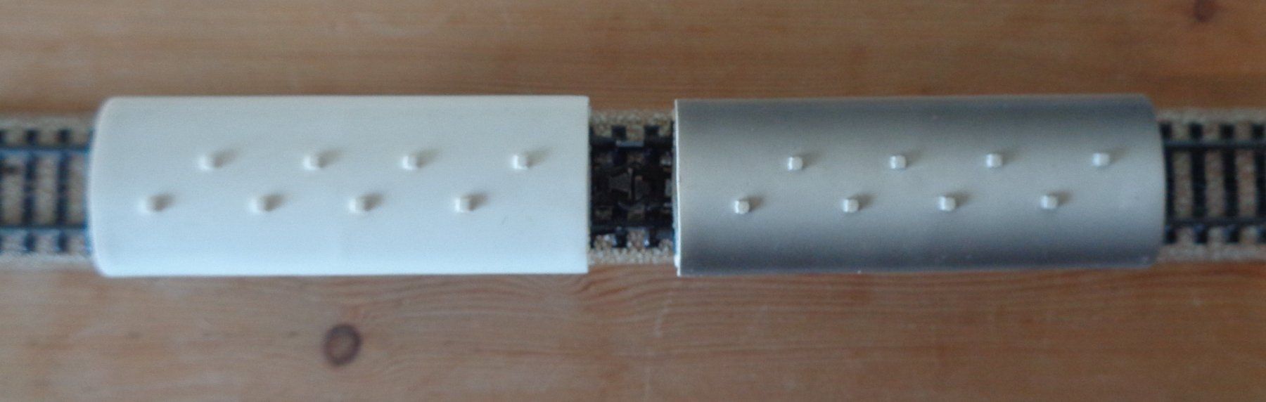 Märklin Modelleisenbahnen: Märklin, 2 Kühlwagen DB, H0 – Gebraucht aus Arbon von lyres 4