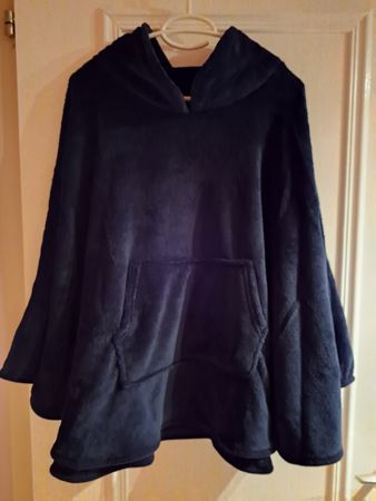 Kuscheliger Poncho, Onesize, Neuwertig, dunkelblau