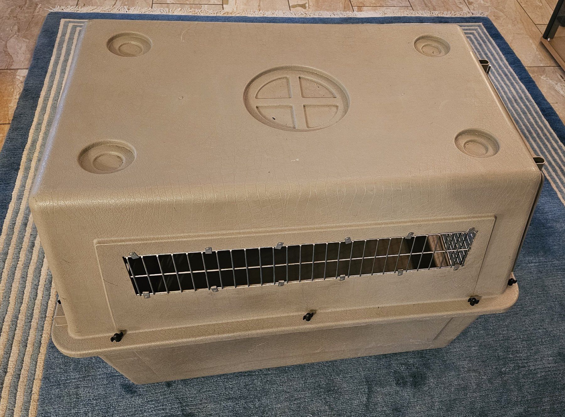 Niches, paniers: Hundebox Vari Kennel – D'occasion à Siebnen par Jerokee2 1