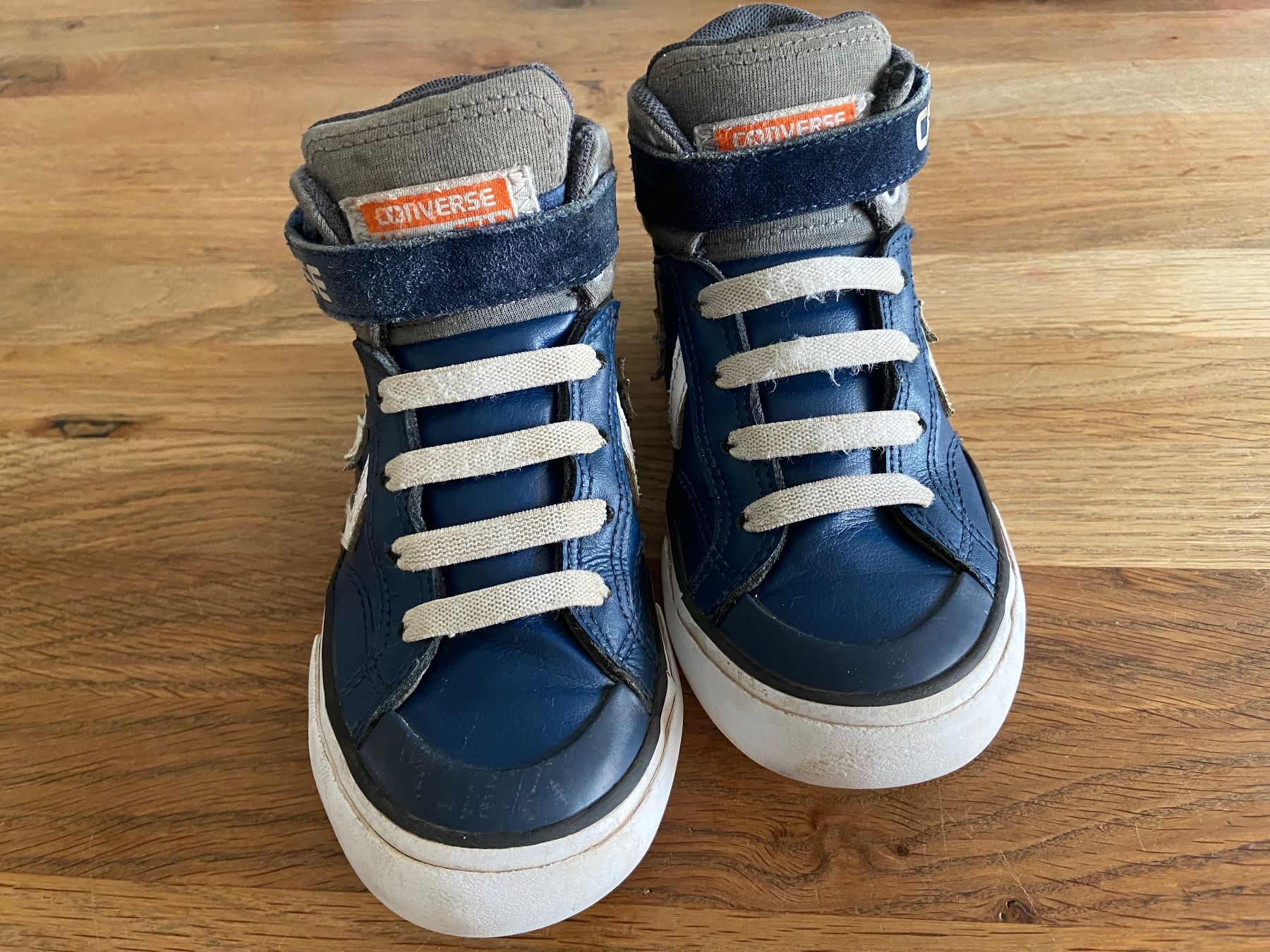 Converse Scarpe per ragazzi: Halbschuhe von CONVERSE, Gr. 30 – Usato da Bassersdorf venduto da och_928l 1