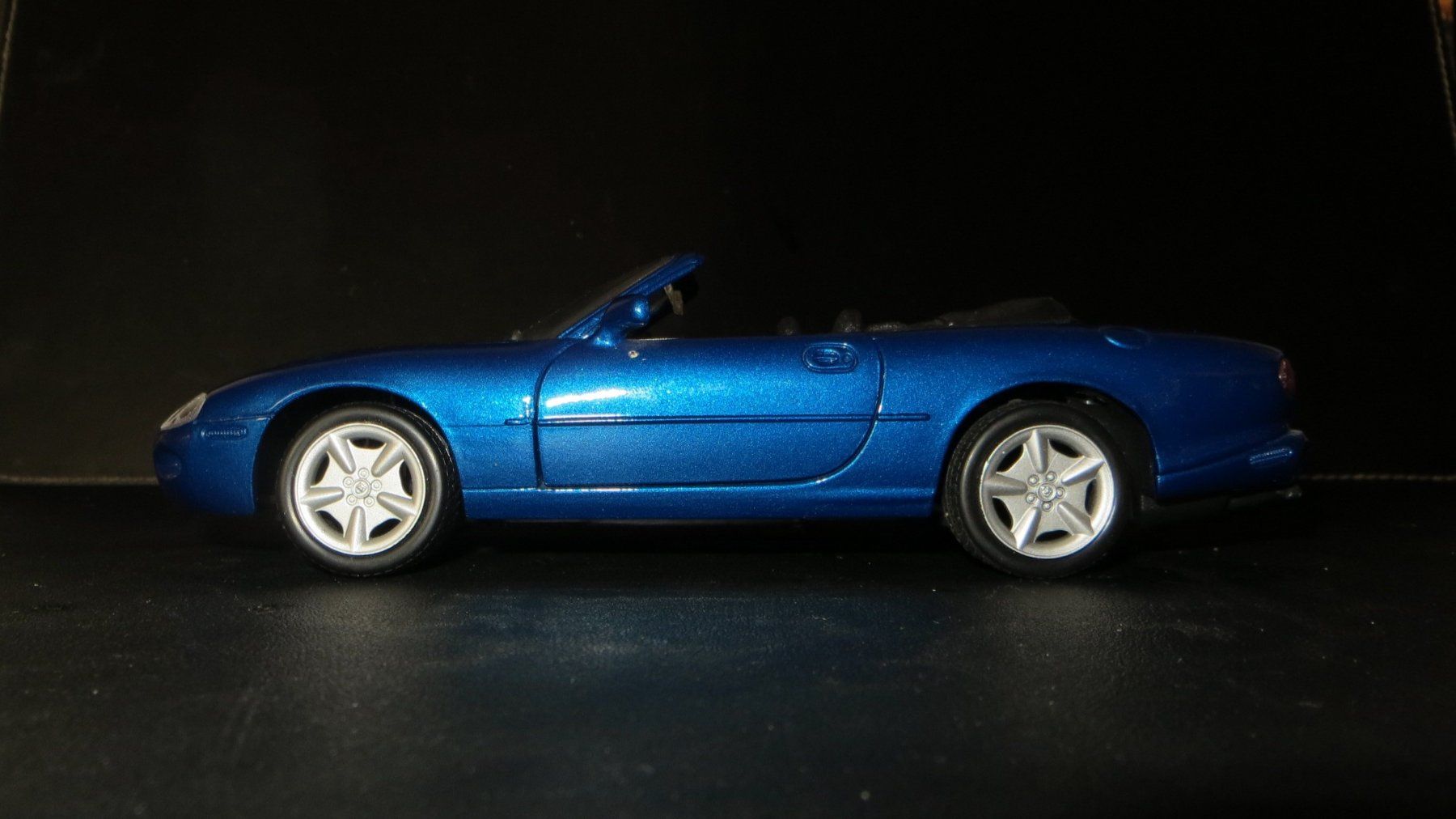 Maisto Voitures modèles: Jaguar XK8 – D'occasion à Herisau par Simonalb 2