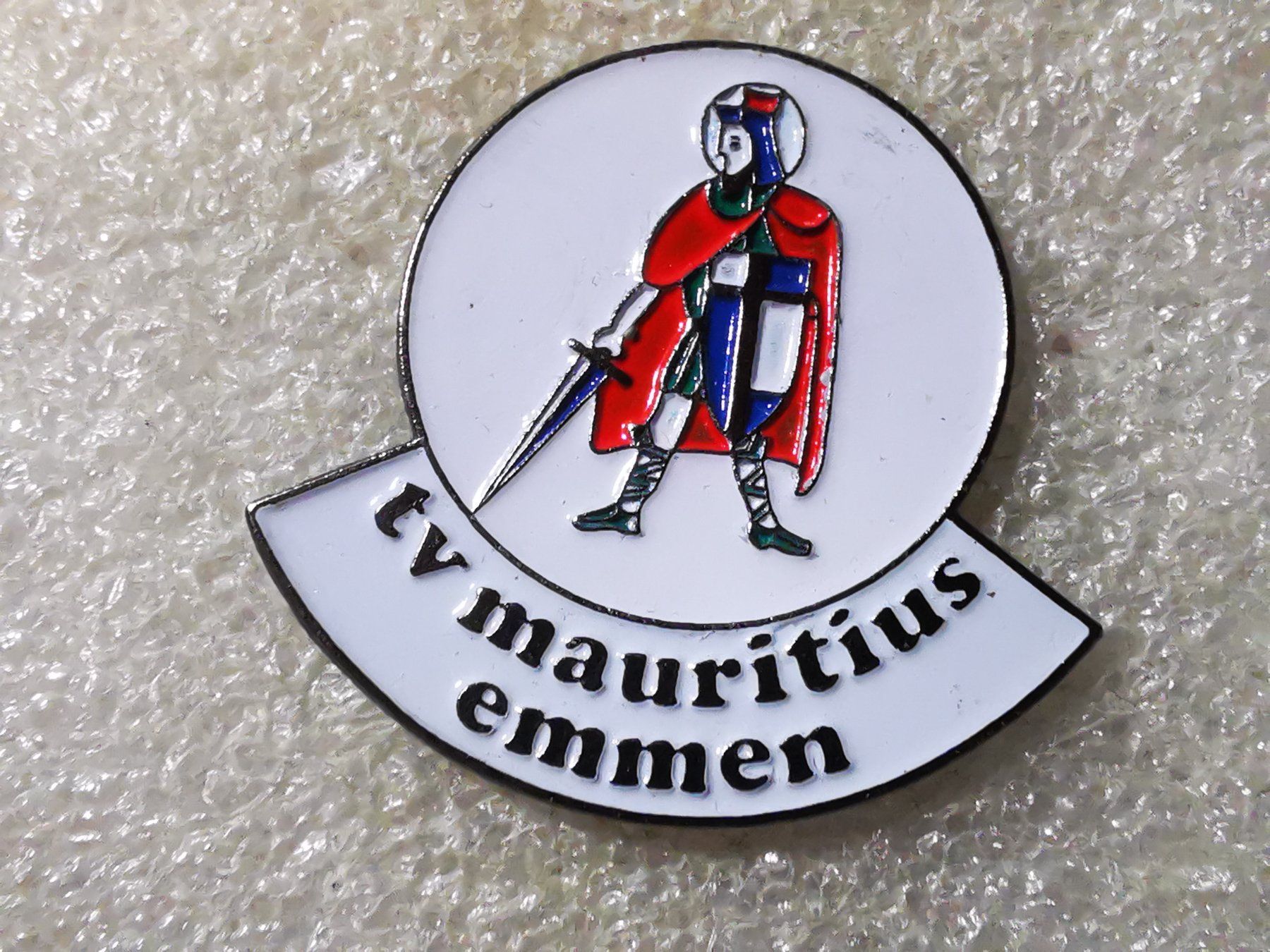 Placchette & Badge: Ansteckpin 102: TV Mauritius Emmen – Usato da Oppligen venduto da Pin-Fall-Shop