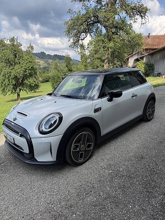 Autos: Mini Cooper SE – Gebraucht aus Bäretswil von Matrix16