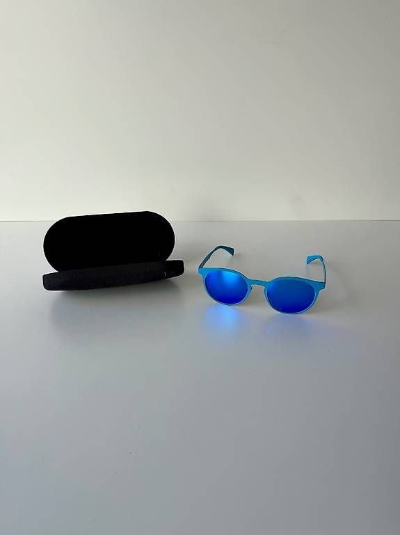 Brillen & Gläser: Sonnenbrille Neonblau – Gebraucht aus Zwillikon von roadcycilist76 1