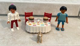 Playmobil Set - Familie mit Hund und  Essen