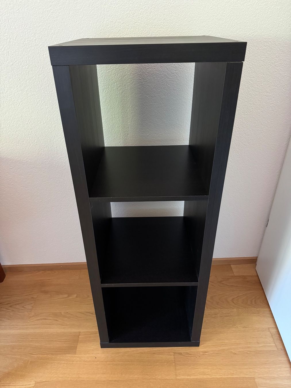Ikea Regale: IKEA KALLAX 1x3 schwarz – Gebraucht aus Gwatt (Thun) von eliaaeby 1
