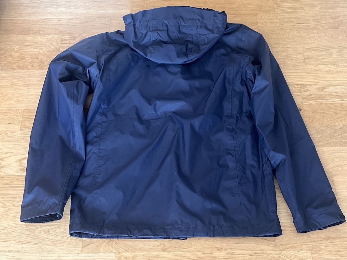 Columbia Giacche: Columbia Regenjacke Dunkelblau Gr. M – Usato da Laupen BE venduto da Rohe5500 1