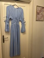 blaues Kleid