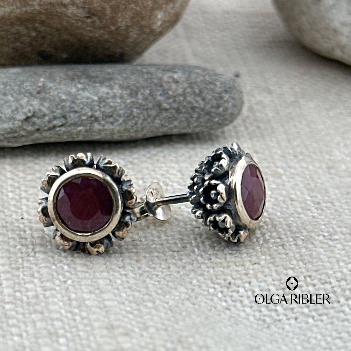 Olga Ribler Boucles d'oreille: Silber Ohrstecker mit Granat – Neuf (Voir description) à Luzern par MonikaS03 5