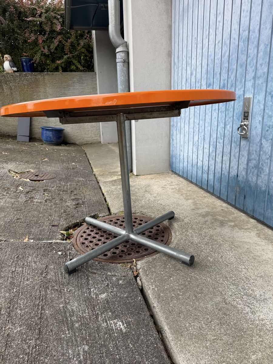 Tische: Runder Gartentisch von BIGLA, orange, Durchmesser 100cm – Gebraucht aus Lyss von nekoreh 5