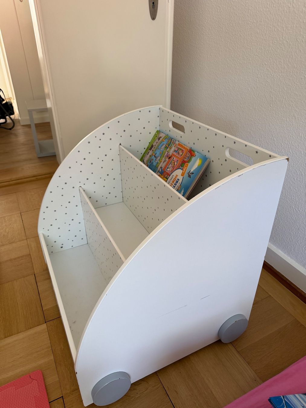 Vertbaudet Scaffali: Vertbaudet Bücherregal (Montessori) – Usato da Zürich venduto da Bergsonne04 4