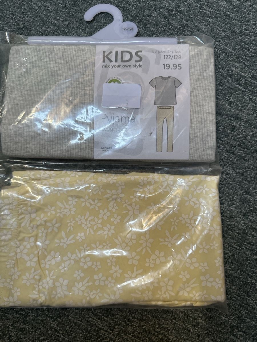 Migros Pyjamas & Ähnliches: Kinder Pyjama Set 122/128 neu – Neu und originalverpackt aus Baltschieder von YmroBe