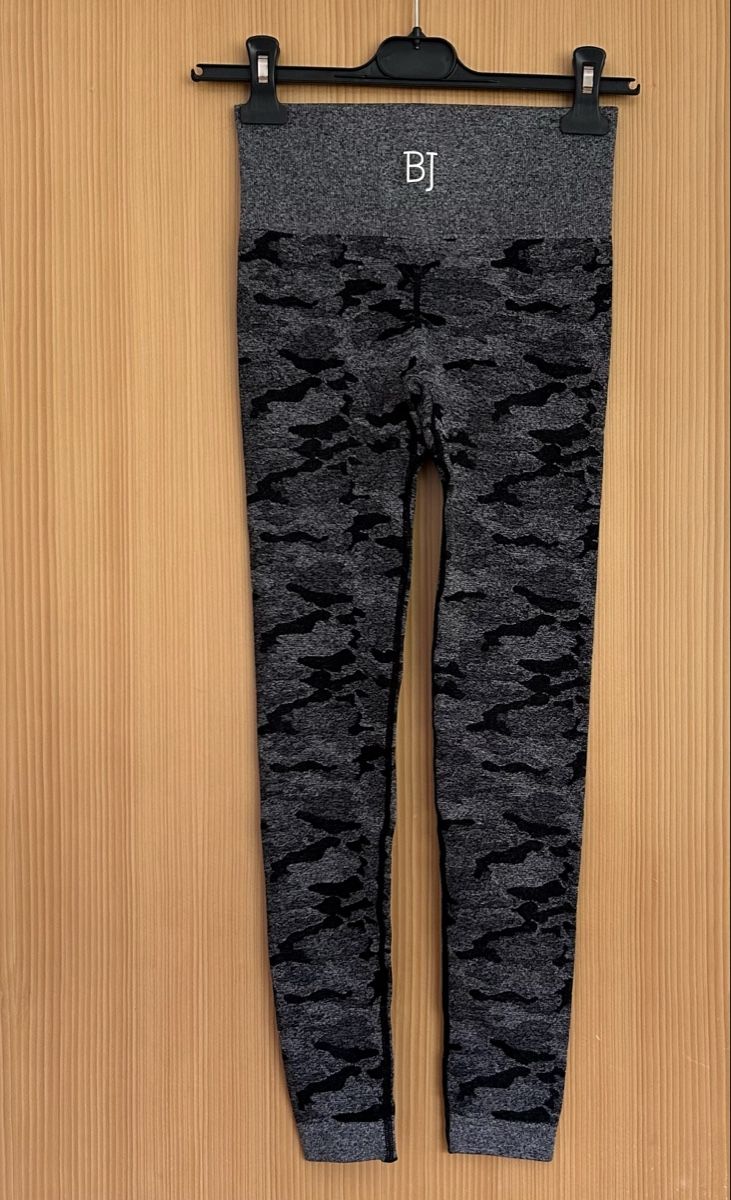 Kleiderpakete: Ensemble de sport camouflage gris - NEUF – Neu und originalverpackt aus Ardon von cam_f86l 2