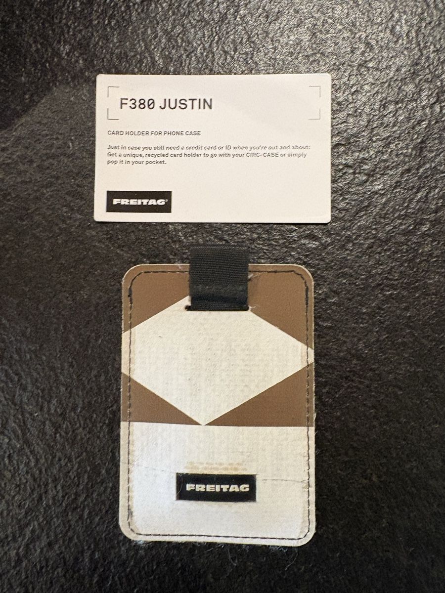 Freitag Altro in  Abbigliamento & Accessori: Etui für Natelhülle – Usato da Says venduto da LadinaHa