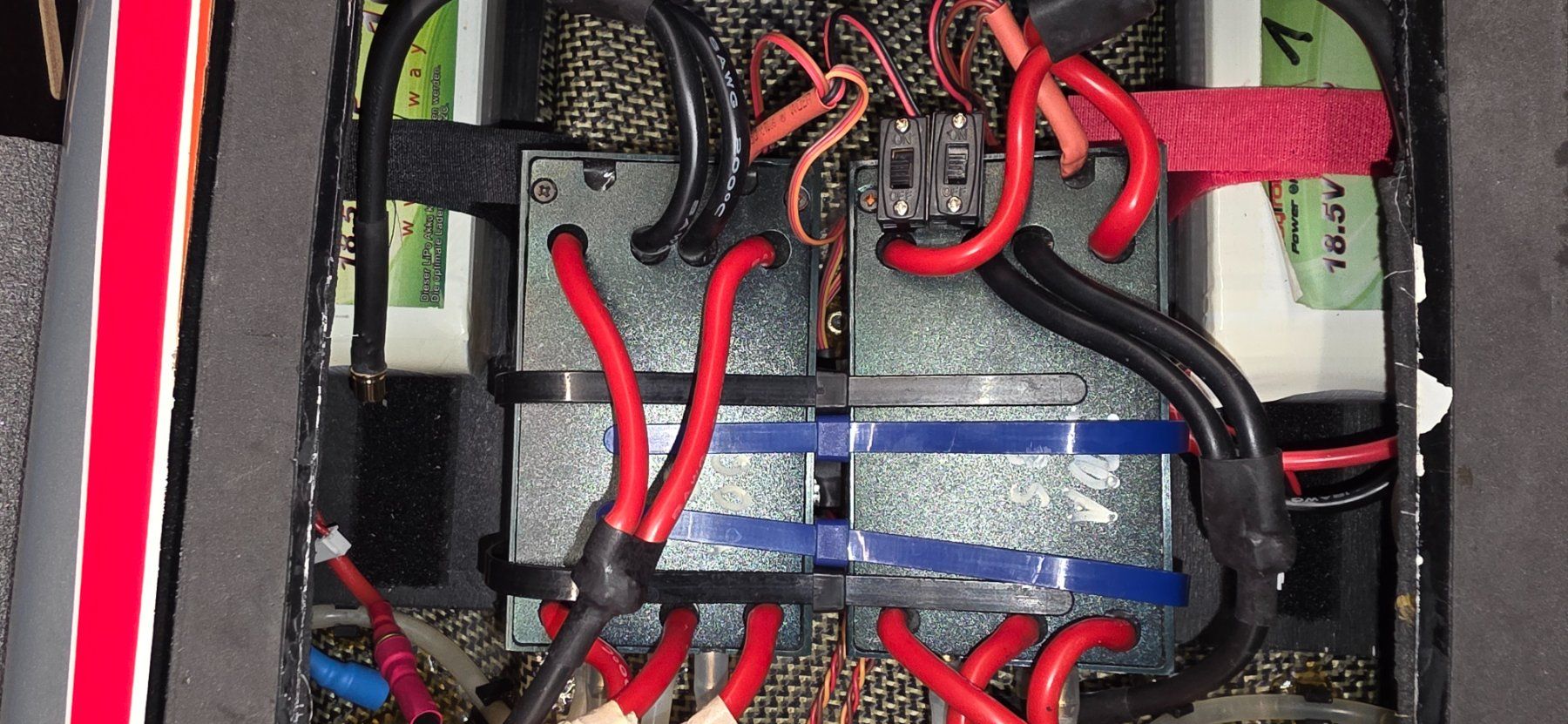 Modellismo RC: Elektrisches Powerboot Aqua Mania – Usato da HOMBRECHTIKON venduto da Goeggis 3