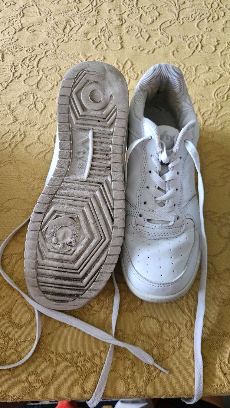 Scarpe da donna: Scarpe da ginnastica bianche Vty n.38 – Usato da Melano venduto da H-Sara 2