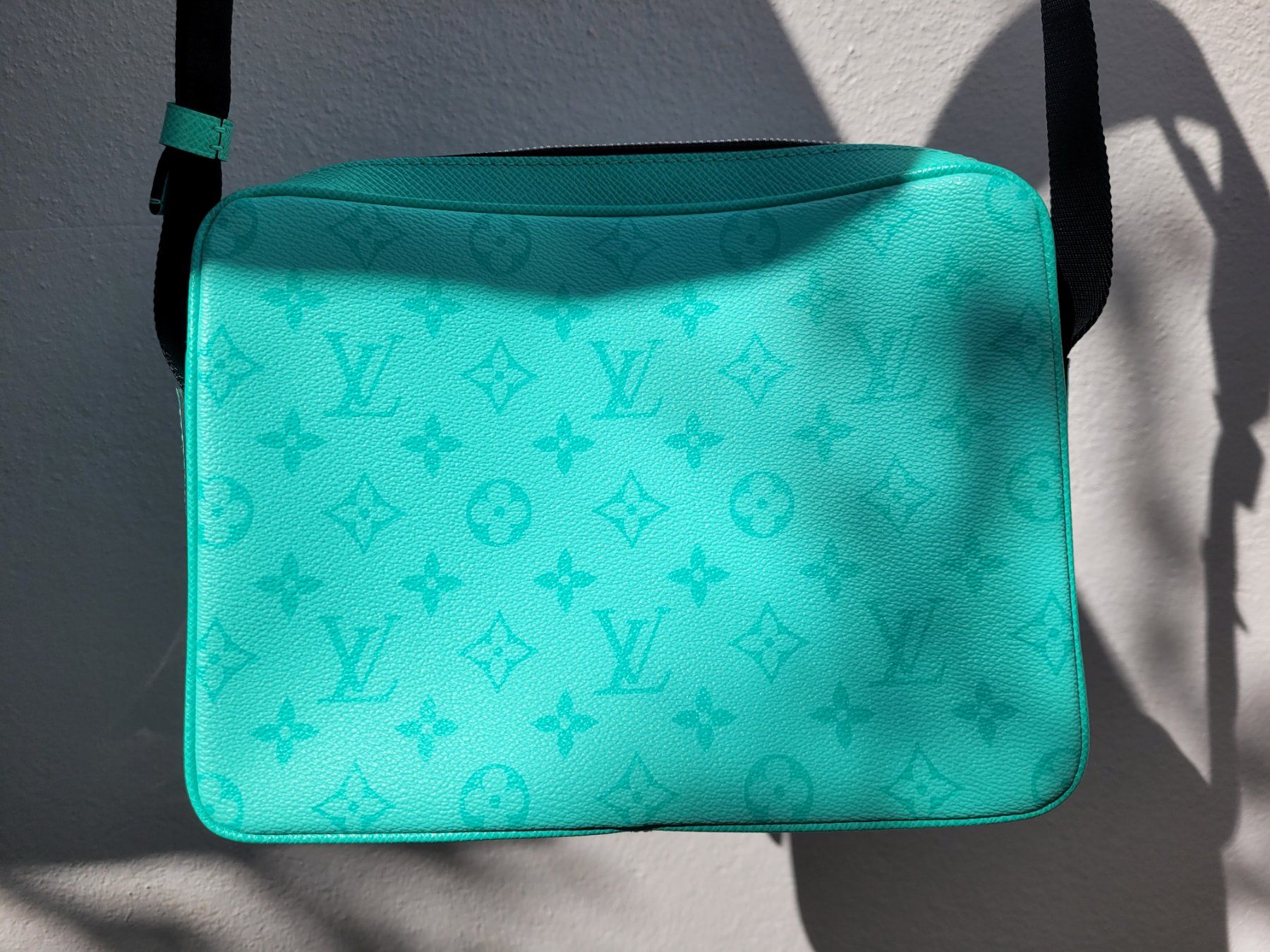 Louis Vuitton Borse: Louis Vuitton Outdoor Messenger PM Eclipse Bag – Nuovo (secondo la descrizione) da Balsthal venduto da Marche 3