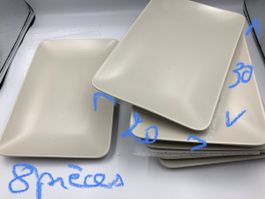 Lot de 8 assiettes rectangles couleur crème, parfait état