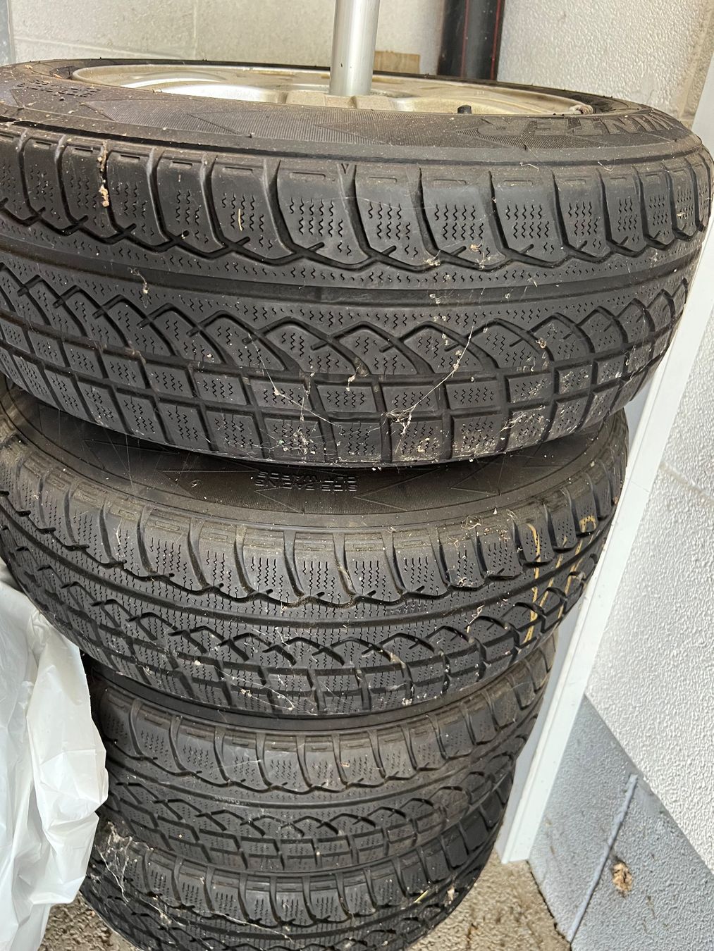 Audi Pneumatici & Ruote complete: Kompletträder / Audi – Usato da aarwangen venduto da Butzi99 7